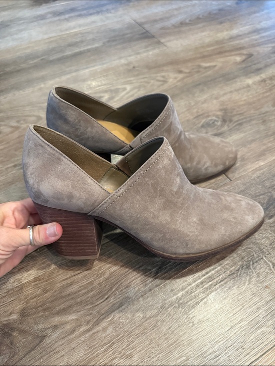 Gianni Bini Shoes - Gianni‎ Bini Drive-In Tan Suede Block Heel Booties Size 9